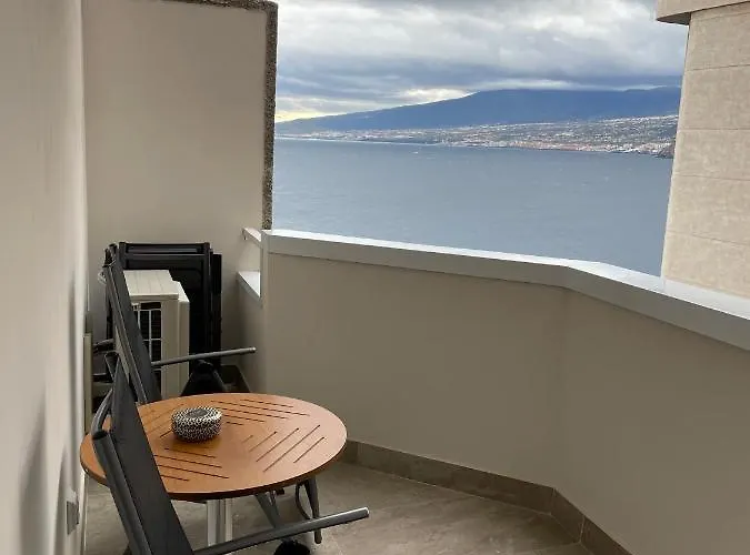 Seafront 33 アパート Radazul