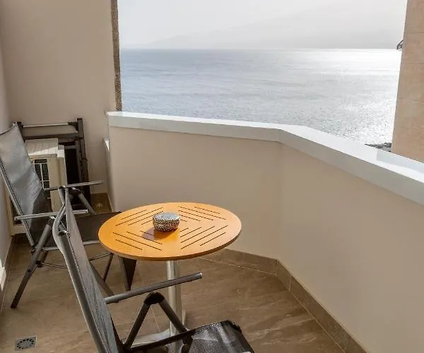 Seafront 33 * Radazul