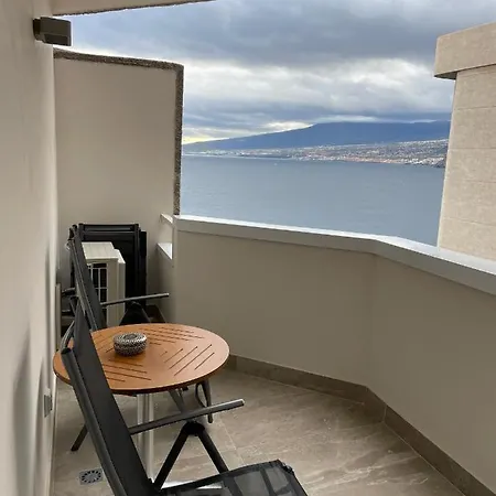 Seafront 33 Apartman Radazul